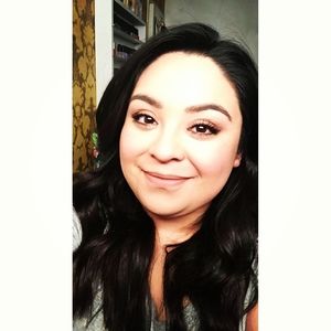 Meet your Posher, Donnica